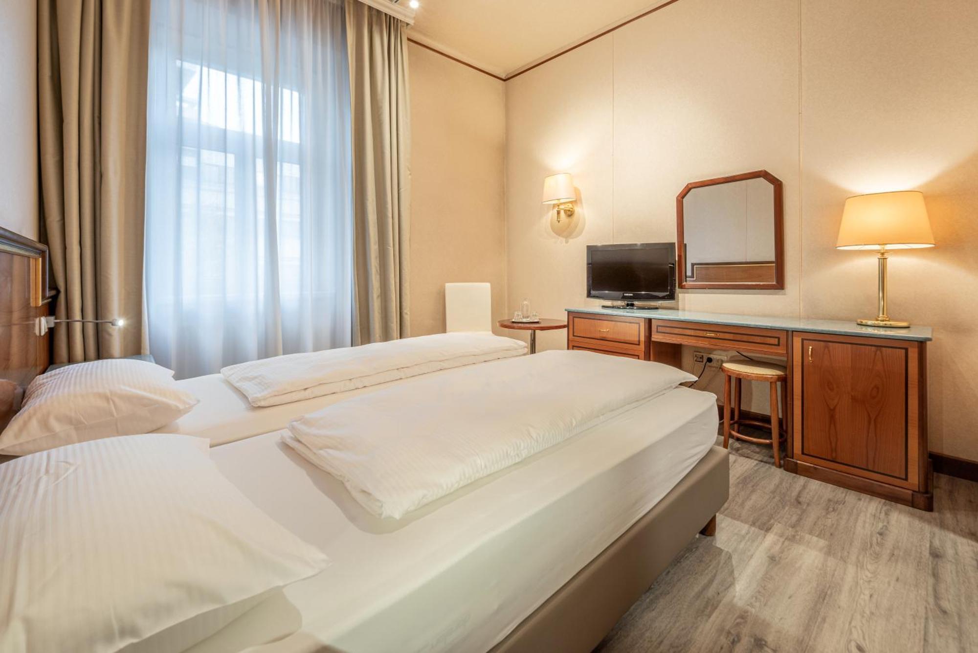 Hotel Neue Post I Self Check-In إنسبروك الغرفة الصورة